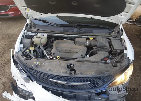 2023 Chrysler Voyager Lx из США, поврежденный, VIN 2C4RC1CGXPR515696